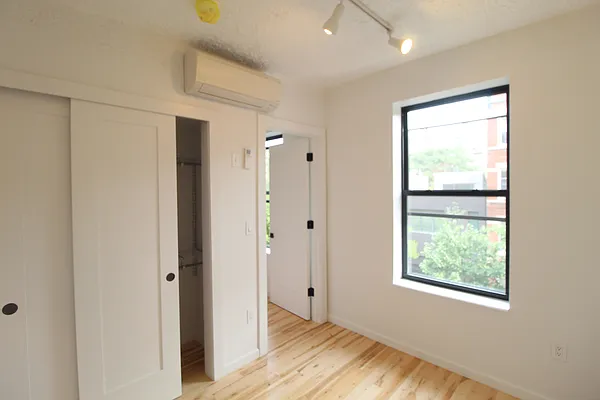 Rented by Grand & Co. | media 9