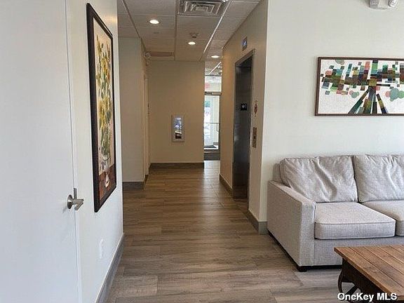 4th image of 324 Main St Unit 3C