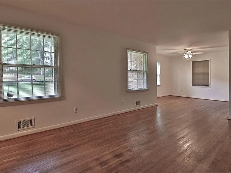 3197 Alberta Ln — Photo 6