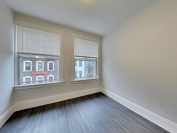 2nd image of 668 Clay St #62