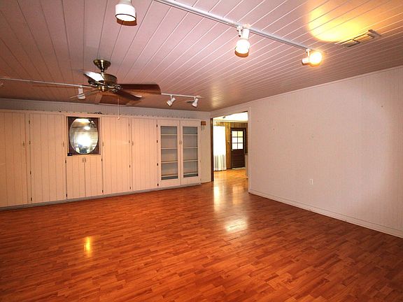 4th image of 1490 Oliver Rd