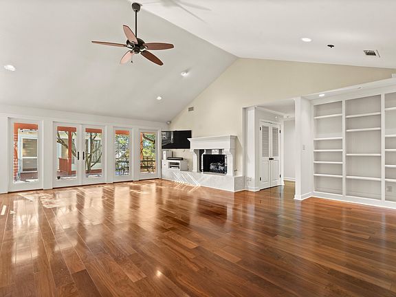 3rd image of 112 Parkridge St