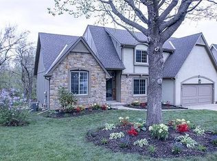 2541 NW Bent Tree Cir, Lees Summit, MO 64081