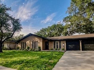1405 Palo Blanco Cir, Beeville, TX 78102