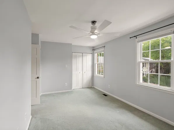 8374 Glastonbury Ct, Annandale, VA 22003