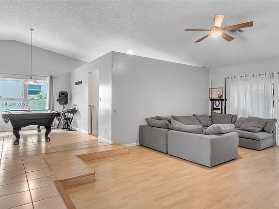 3rd image of 8421 NW 34th Mnr