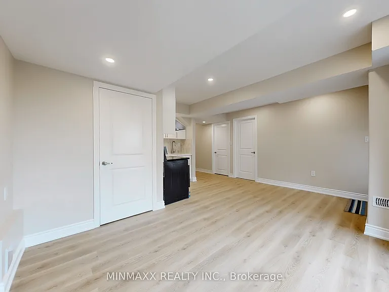 465 Thornborrow Ct — Photo 11