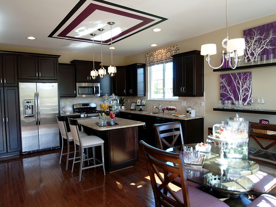 2nd image of 1003 Thorndale Dr