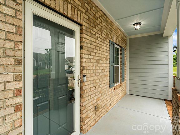 2nd image of 175 Glastonbury Dr