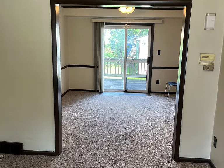 1343 Fry Ave — Photo 6