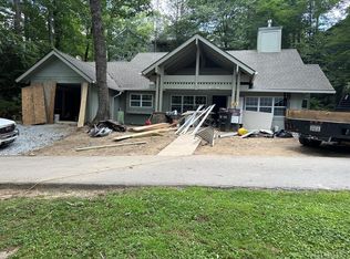 16 Honeysuckle Ln, Highlands, NC 28741
