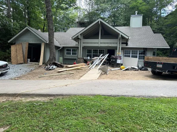 16 Honeysuckle Lane, Highlands, NC 28741