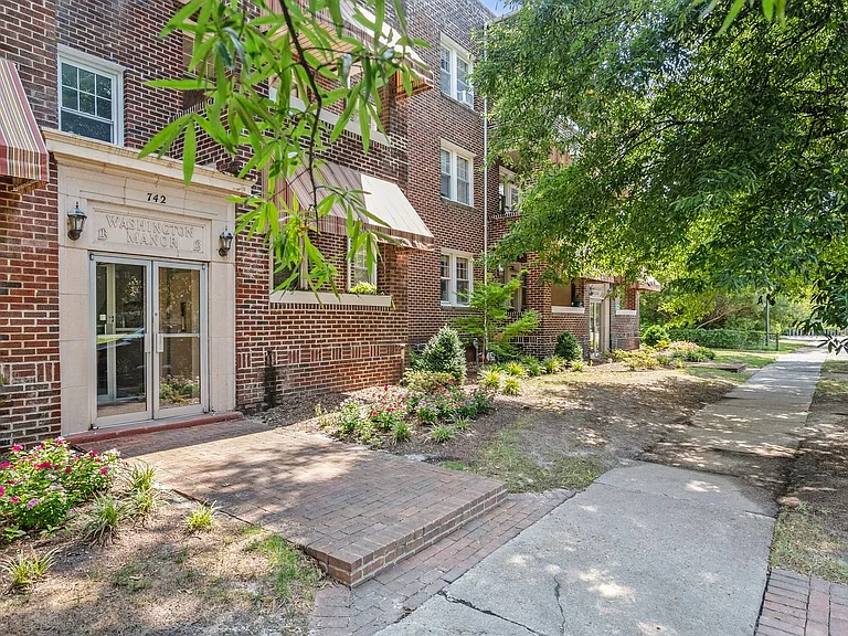 742 Washington Park #B4 — Photo 34
