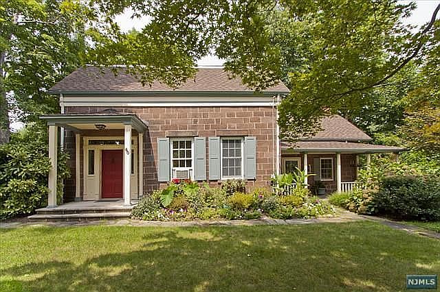 1st image of 60 Lake Ave