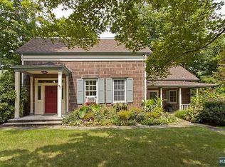 60 Lake Ave, Midland Park, NJ 07432
