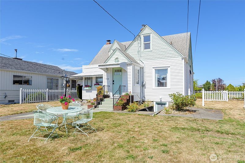 3rd image of 432 E Front Street
