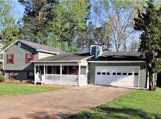 1499 Sir Knights Way, Lawrenceville, GA 30045