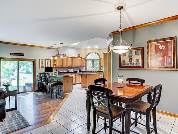 3rd image of 8799 Chateau Dr NW