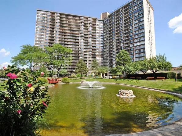 2 Bay Club Drive #15H, Bayside, NY 11360