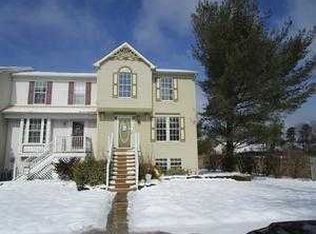 30 Wagon Wheel Dr, Sicklerville, NJ 08081