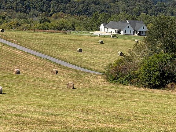 4th image of 970 Fox Ford Rd