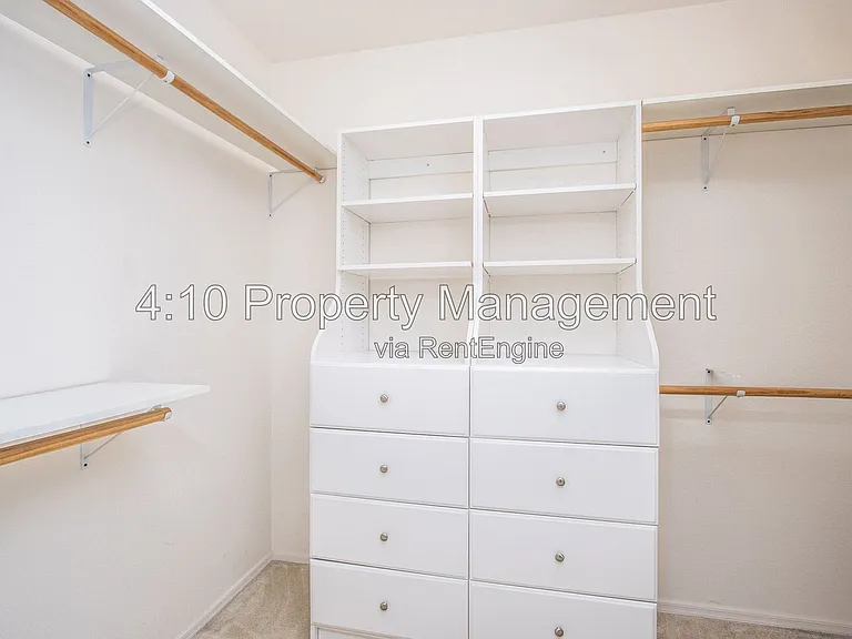 951 E Bellerive Pl — Photo 20