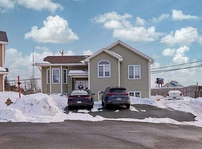 1st image of 28 RATHBURN Drive