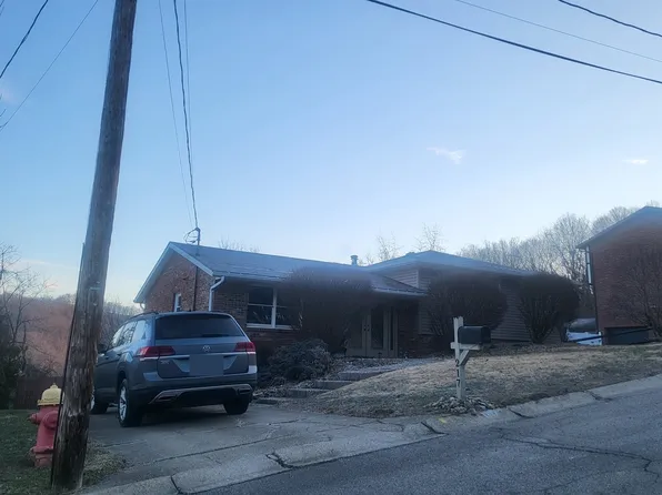 217 Sharon Dr, Weirton, WV 26062