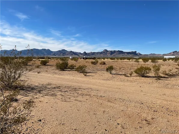 1534 S Mormon Flat Rd, Golden Valley, AZ 86413