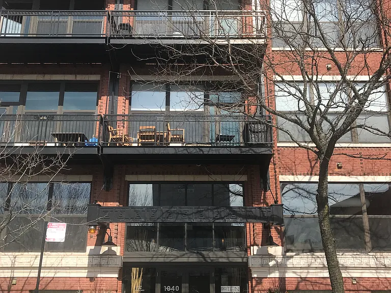 1040 W Adams St #369 — Photo 3
