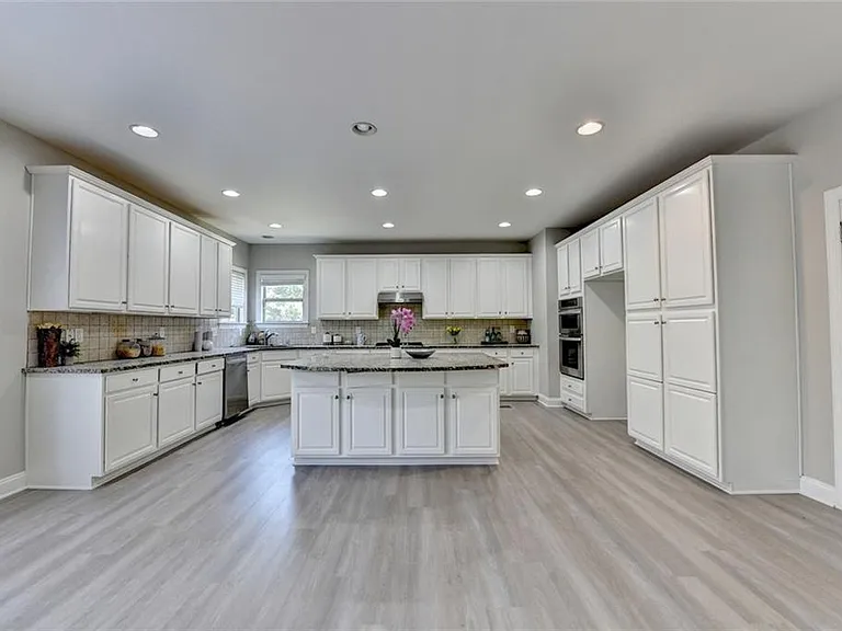 4805 Shelbourne Dr — Photo 26