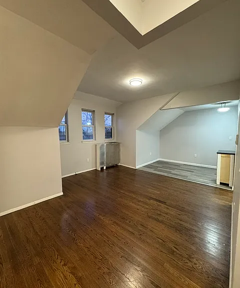 130 W 4th St #3R — Photo 13
