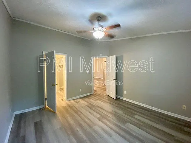 1542 Creekside Ln — Photo 9