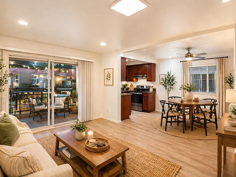 Bella Del Mar Apartments — Photo 27