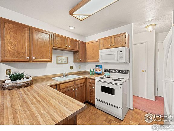 5th image of 6412 Yank Ct #B