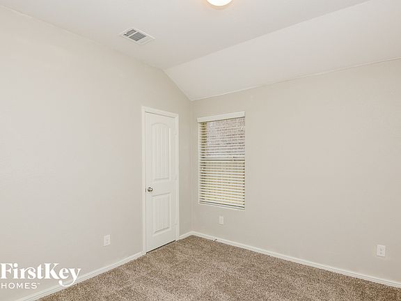 3rd image of 7925 Mosspark Ln