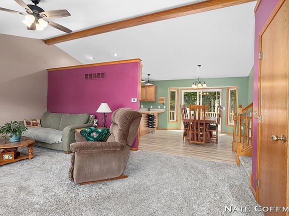 3rd image of 6868 Rex Dr NE