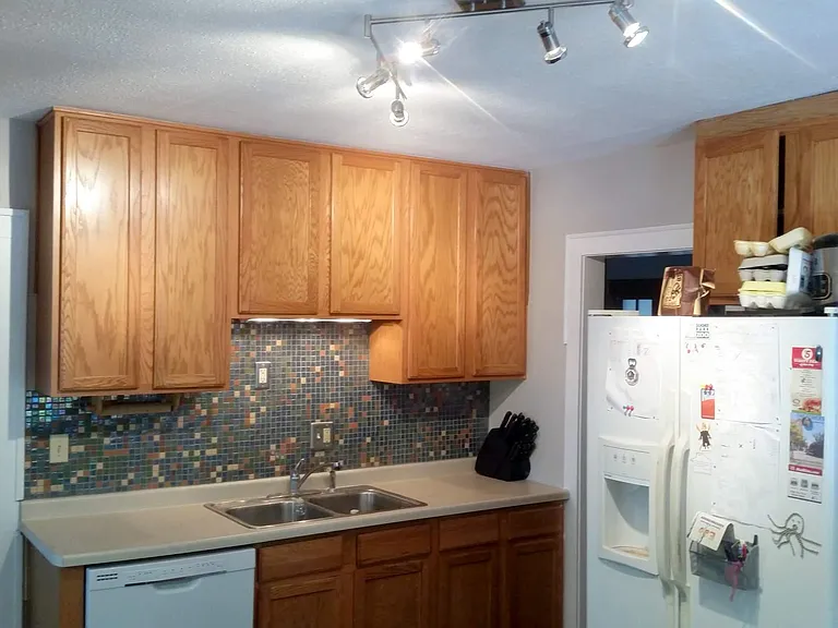 936 Drake St — Photo 3
