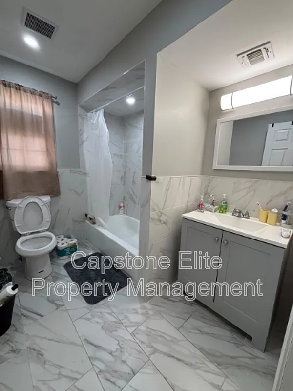 Studio, 1.0 bath, $1,100 — Photo 1