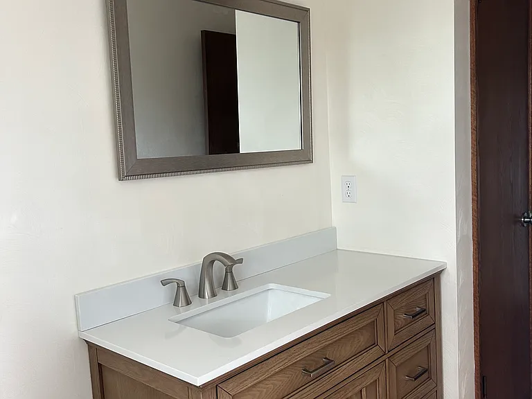 4704 Oakland St — Photo 6