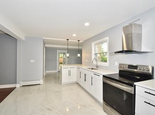 25 Pineywood Ave, Wilbraham, MA 01095