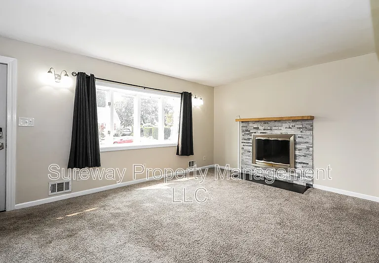 3 Dewar Dr — Photo 4
