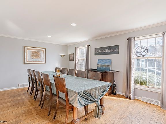 3rd image of 26301 Annesley Rd