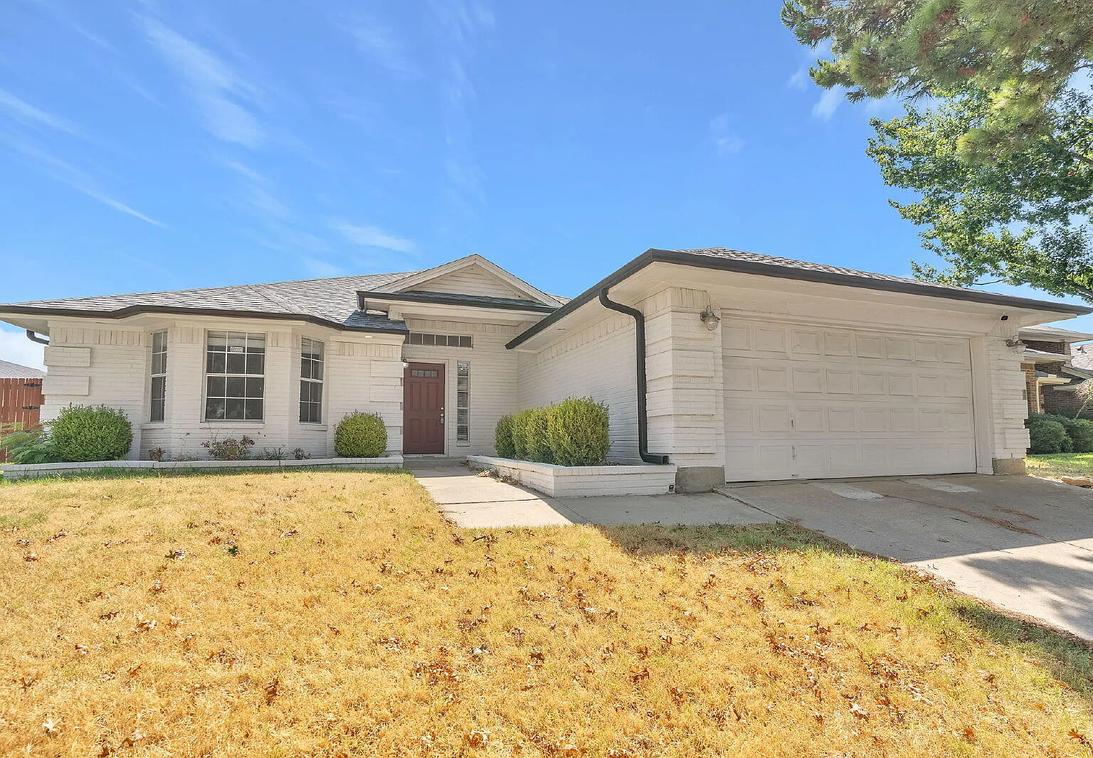 3 bed, 2.0 bath, 1834 sqft, $2,600 — Photo 1