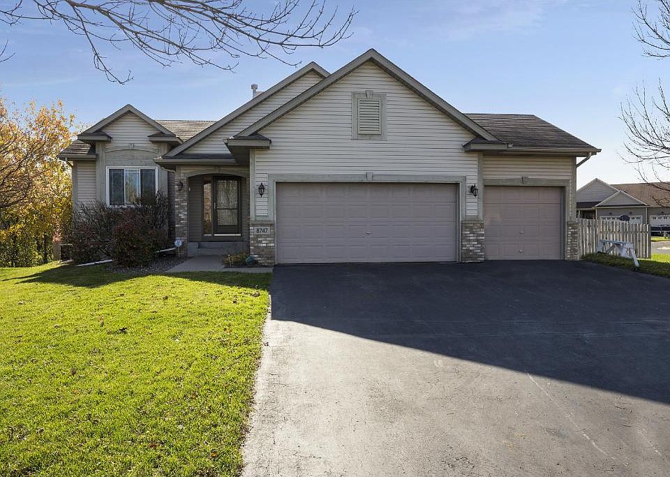 1st image of 8747 Alamo Cir NE