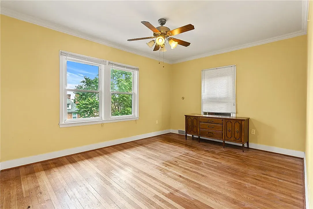 3 bed, 2990 sqft, $650 — Photo 4