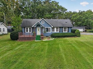 7990 W Lakeshore Dr, Burlington, WI 53105