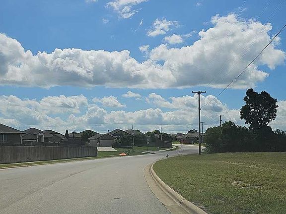 5th image of 200 Splawn Ranch Rd
