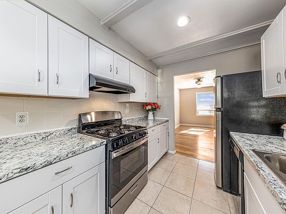 3rd image of 14863 Lambeth Sq #1