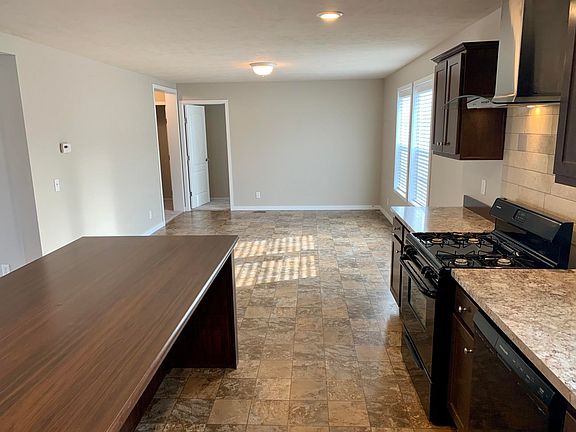 4th image of 58870 Brookside Dr